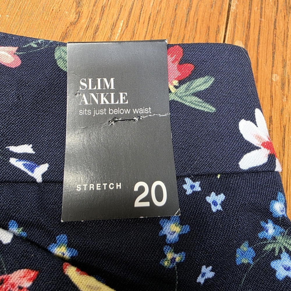 NWT New York & Company Slim Ankle Navy Blue Floral Plus Size 20 Pants - Picture 6 of 10